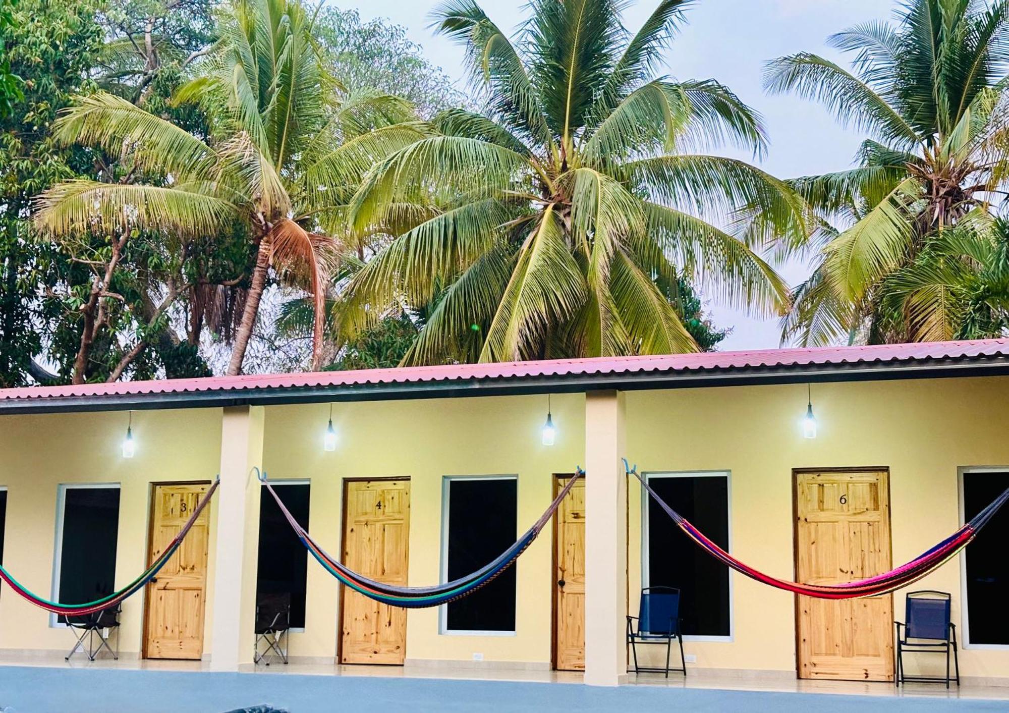 Hostal Camila'S Tamanique Zewnętrze zdjęcie